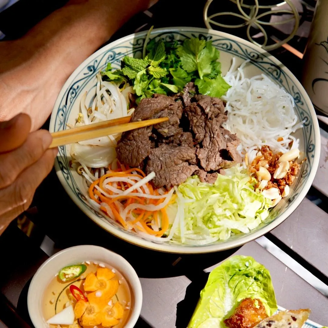Bún bò Nam Bộ