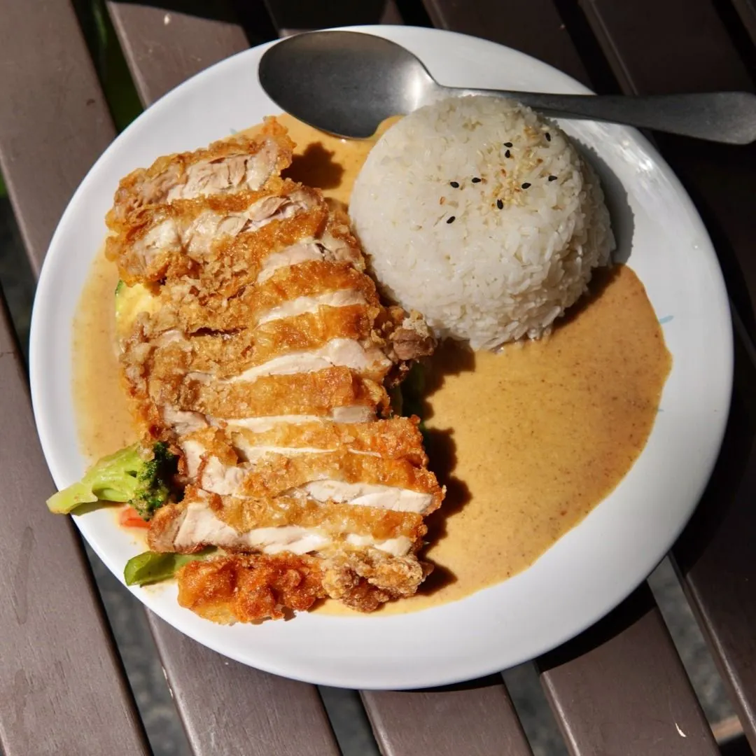 Pollo en salsa de cacahuete